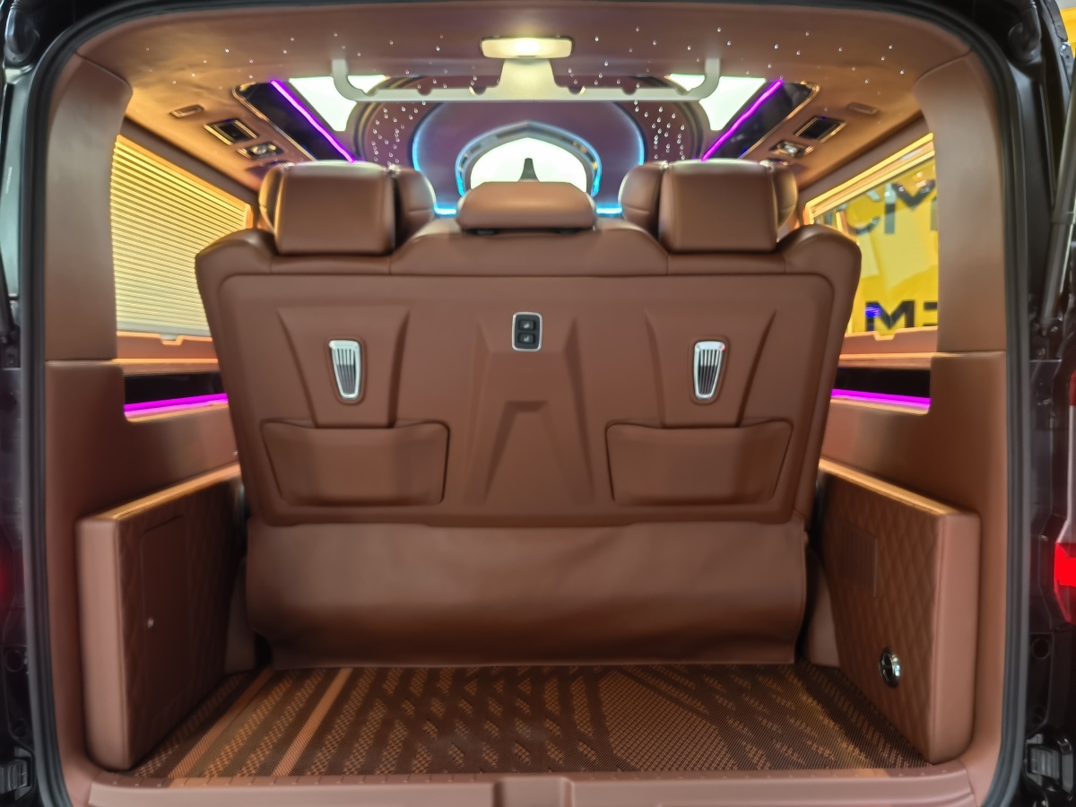 Toyota Granvia 2024 immagine di auto #10