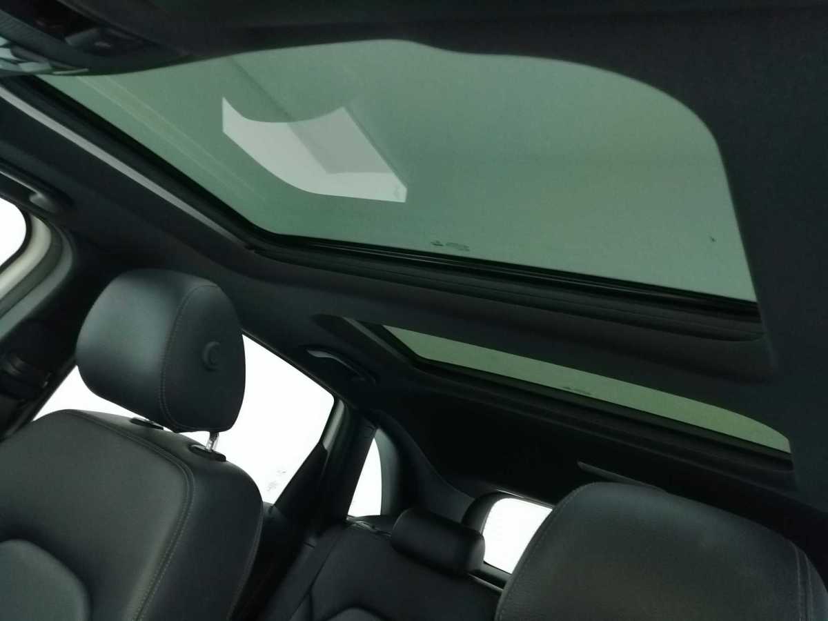 Mercedes-Benz B Class 2015 car image #10