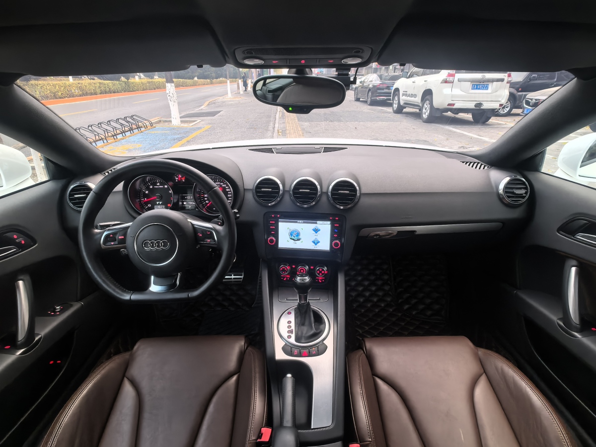 Audi TT 2014 car image #10