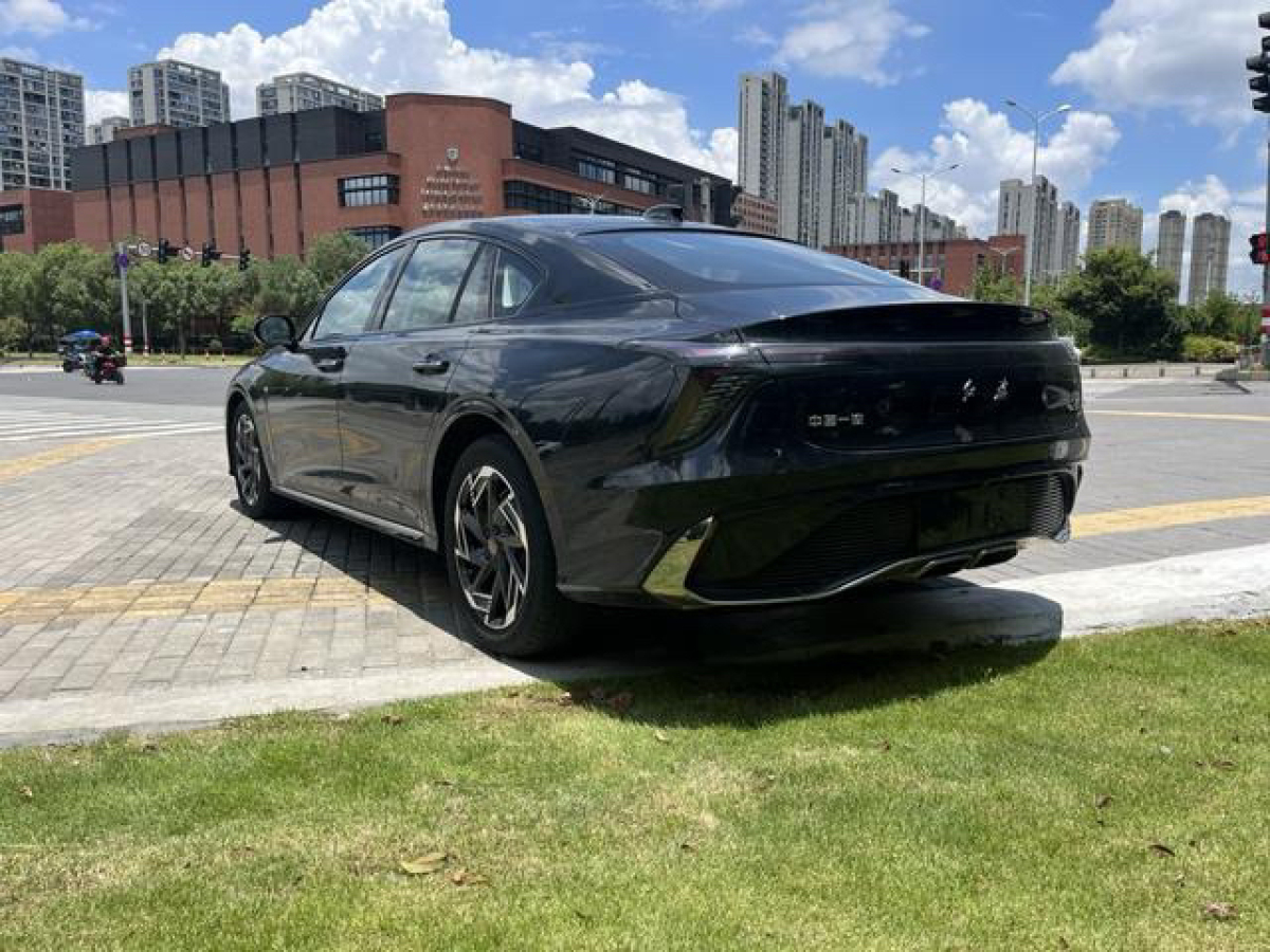 HongQi H6 2024 #10 HongQi H6 2024 car image #10