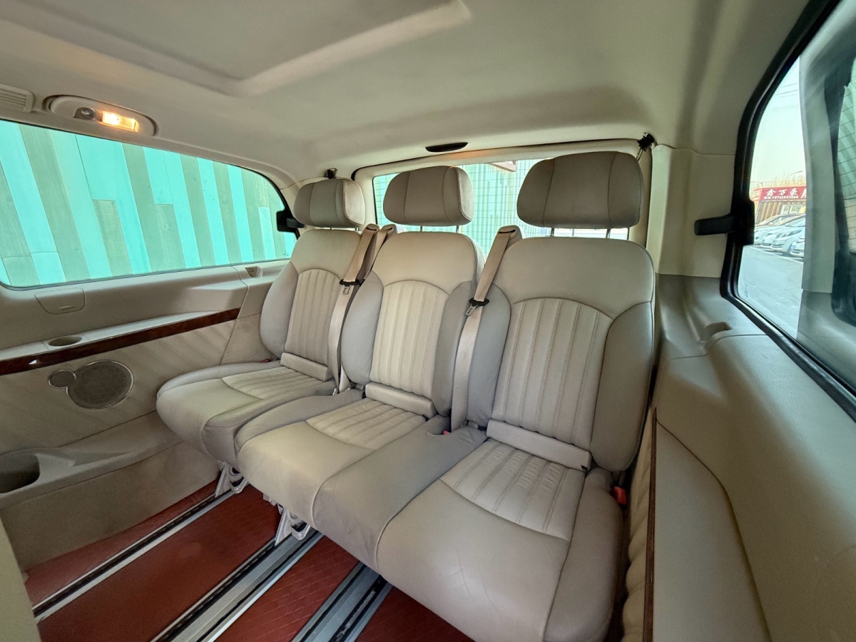 Mercedes-Benz Viano (Imported) 2014 car image #10