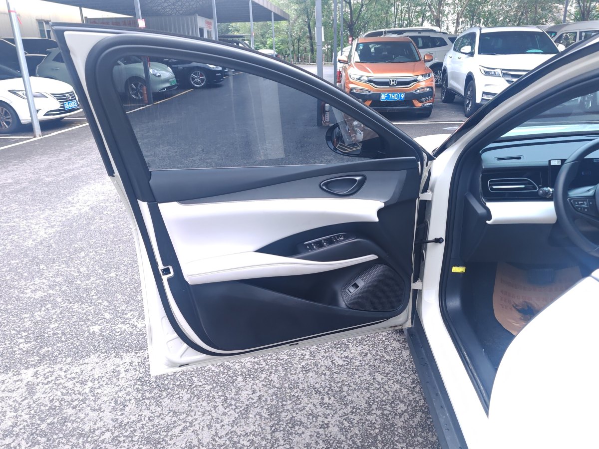 BYD Seal 06 DM-i 2024 #10 BYD Seal 06 DM-i 2024 immagine di auto #10