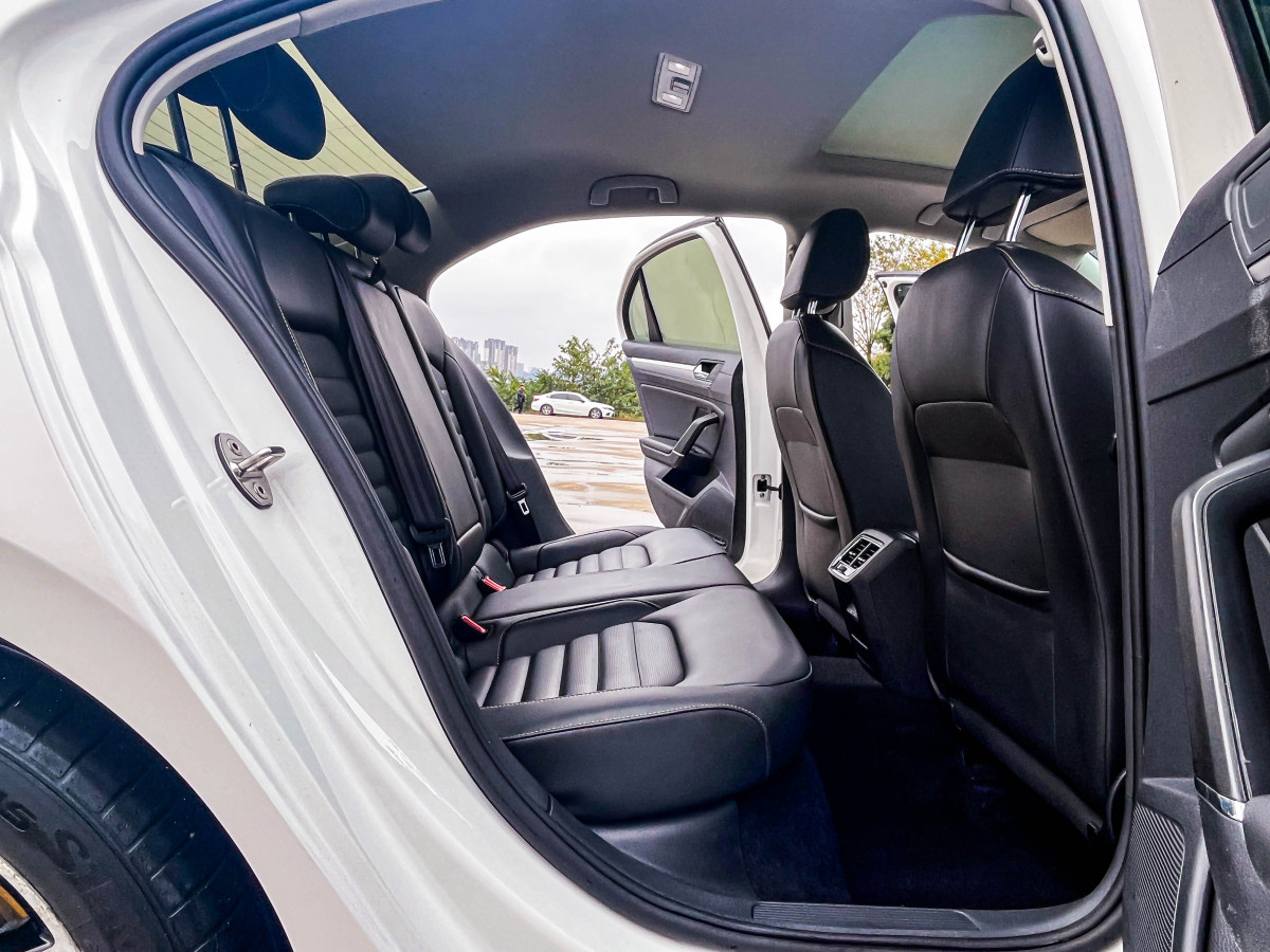 Volkswagen Lamando 2021 imagem de carro #10