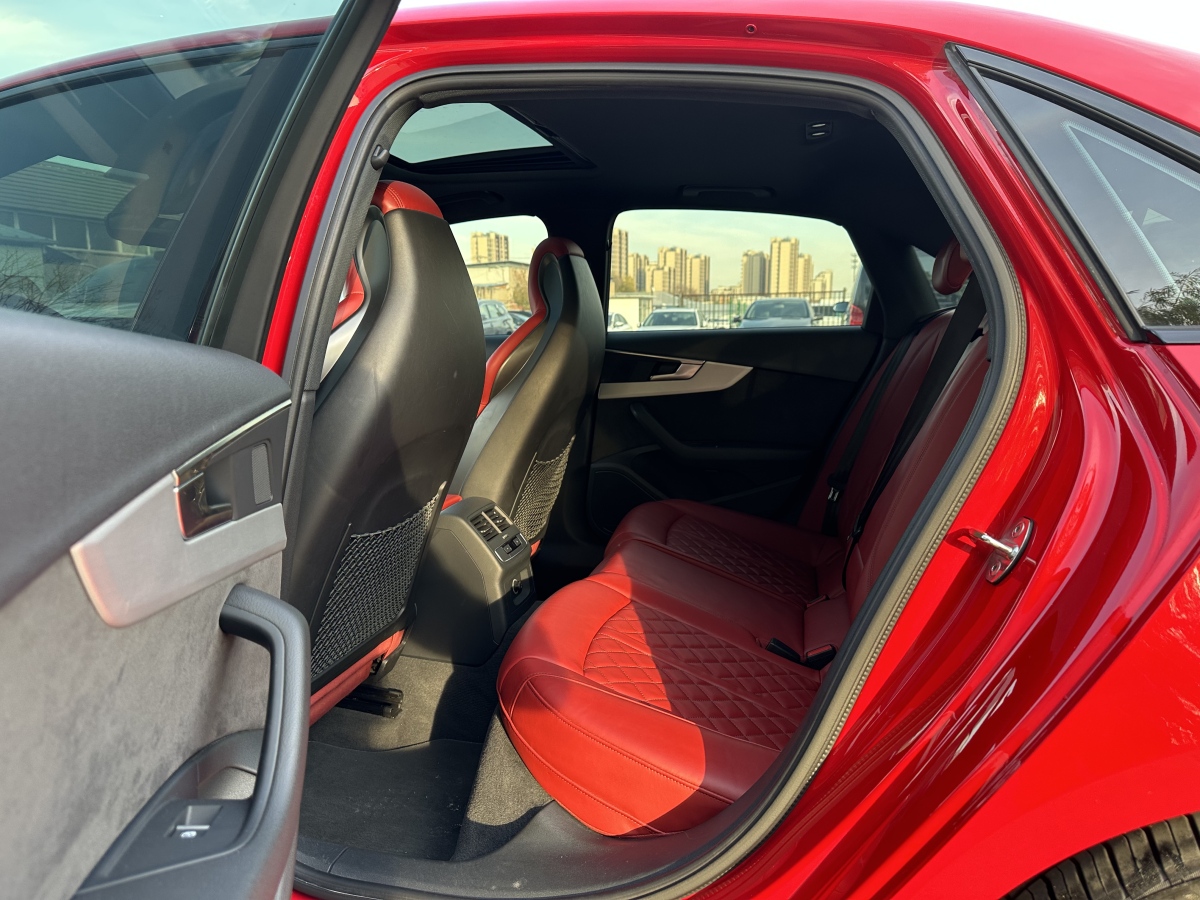 Audi S4 2018 car image #10