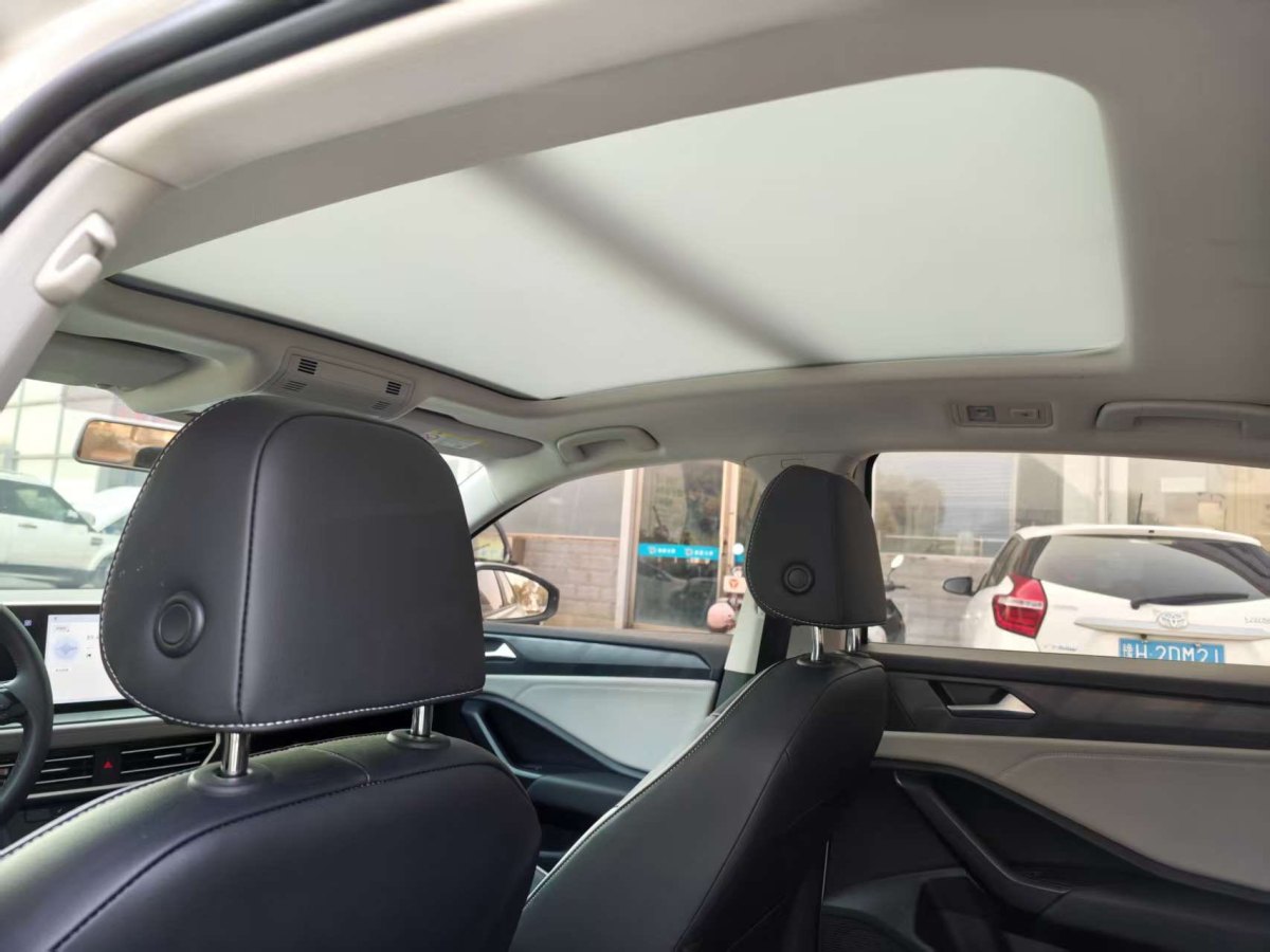 Jetta VA7 2025 car image #10