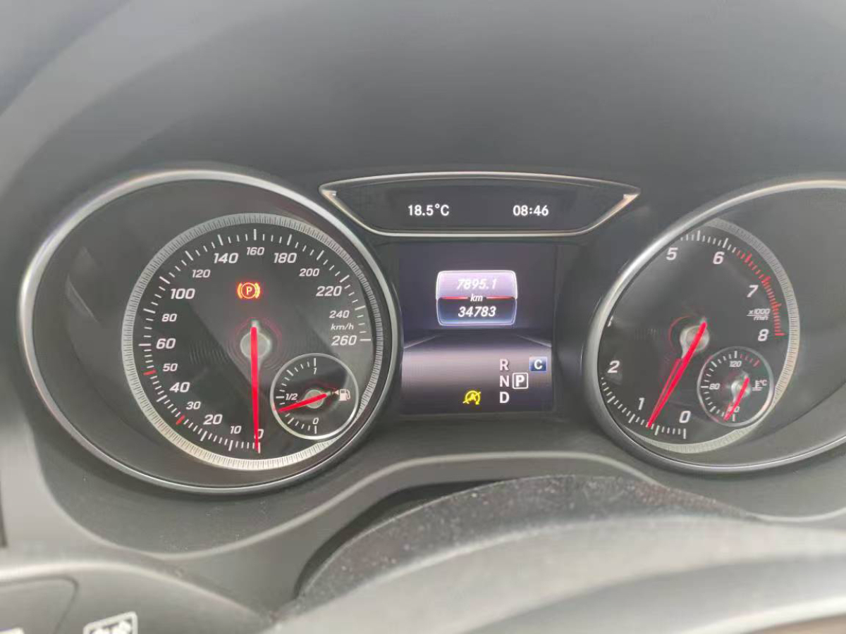 Mercedes-Benz GLA Class (Imported) 2018 #10 Mercedes-Benz GLA Class (Imported) 2018 car image #10