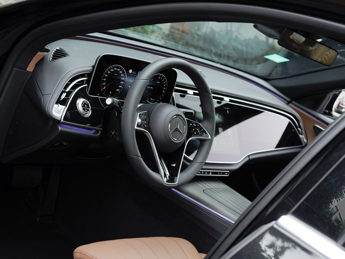 Mercedes-Benz E Class New Energy 2025 car image #10