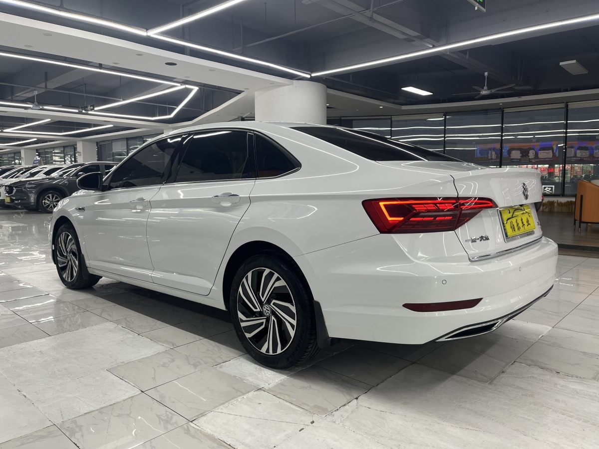 Volkswagen Sagitar 2020 imagem de carro #10