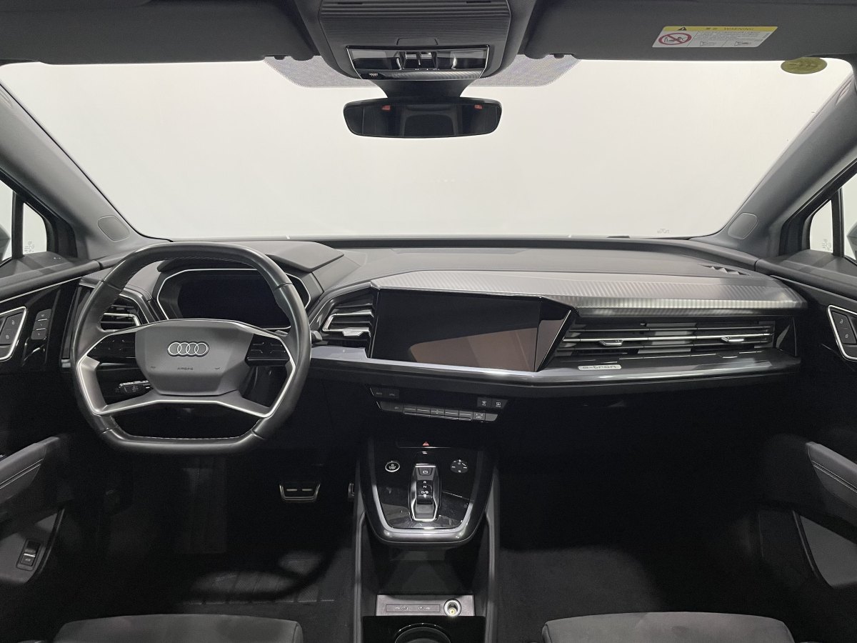 Audi Q4 e-tron 2024 #10 Audi Q4 e-tron 2024 صورة سيارة #10