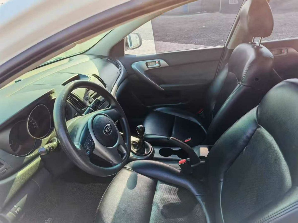 Kia Forte 2012 imagen de coche #10