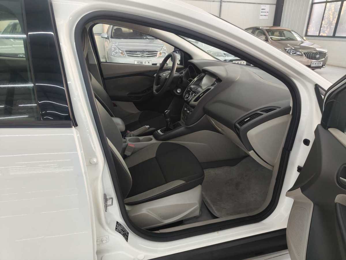 Ford Focus (Imported) 2013 car image #10