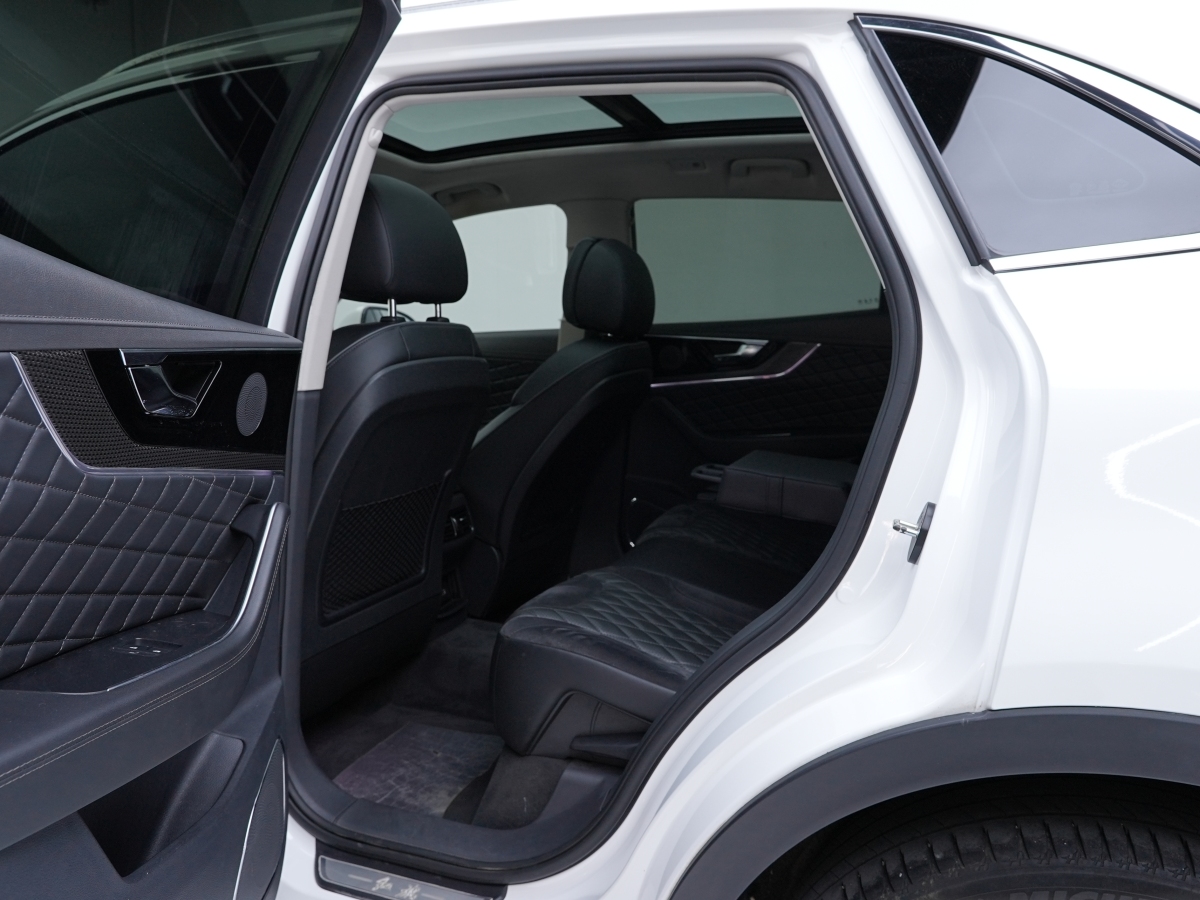 HongQi HS5 2020 car image #10