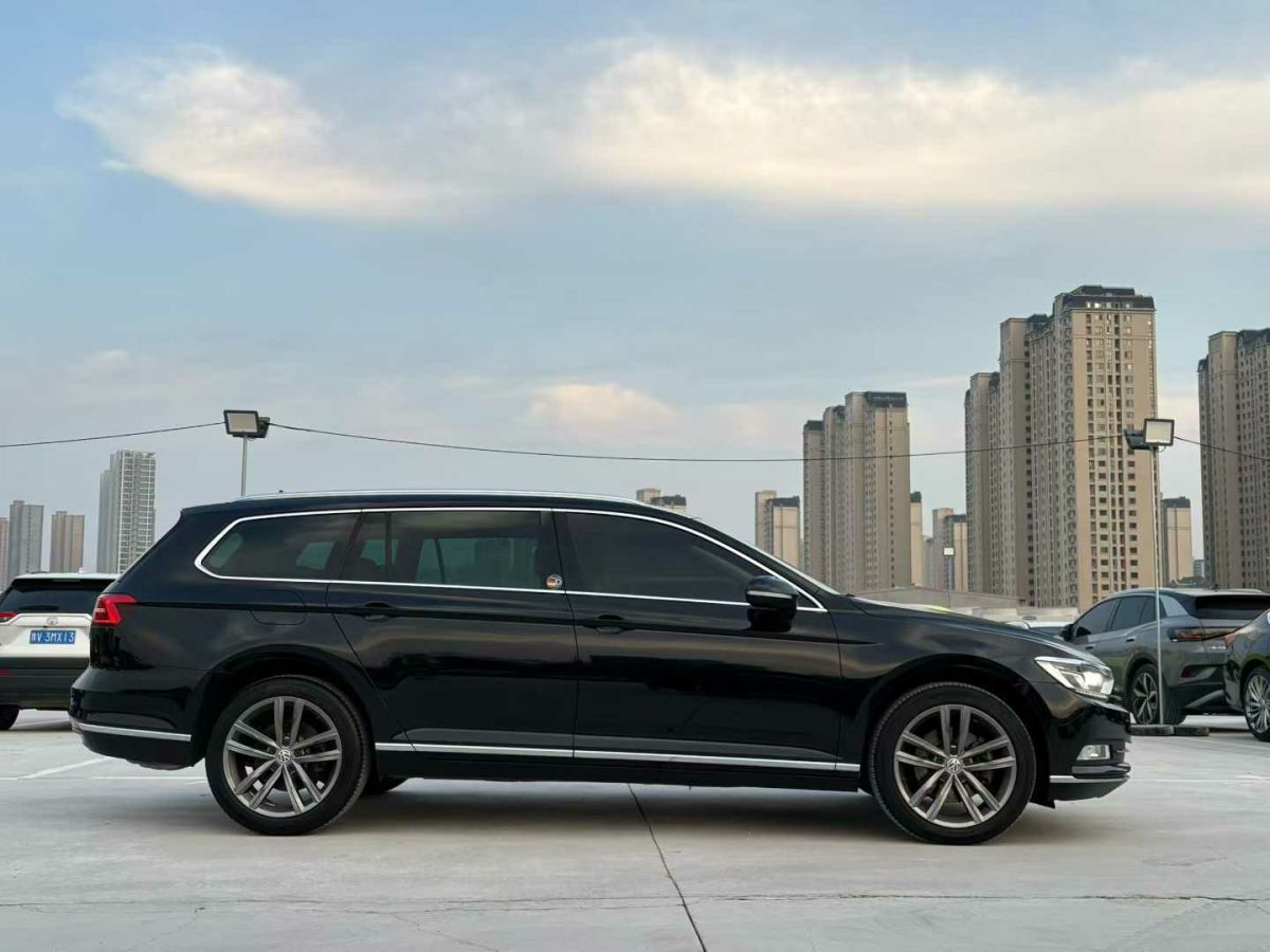 Volkswagen Passat Variant 2017 immagine di auto #10