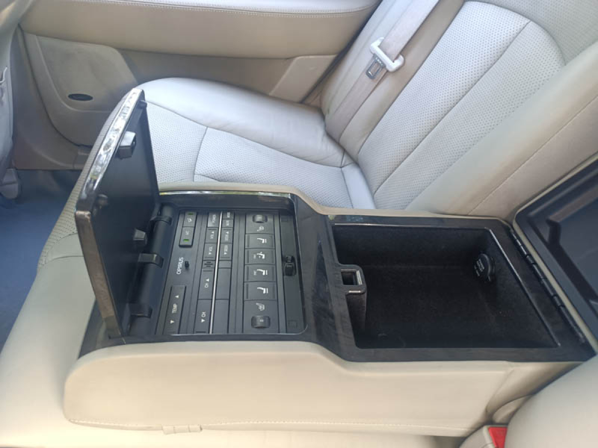 Kia Opirus 2010 صورة سيارة #10