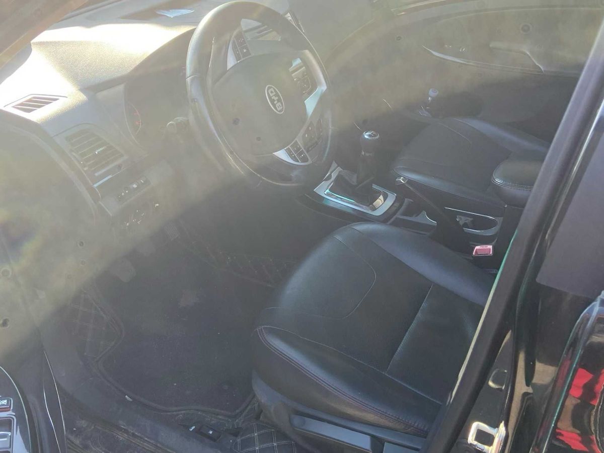 BYD SuRui 2014 car image #10