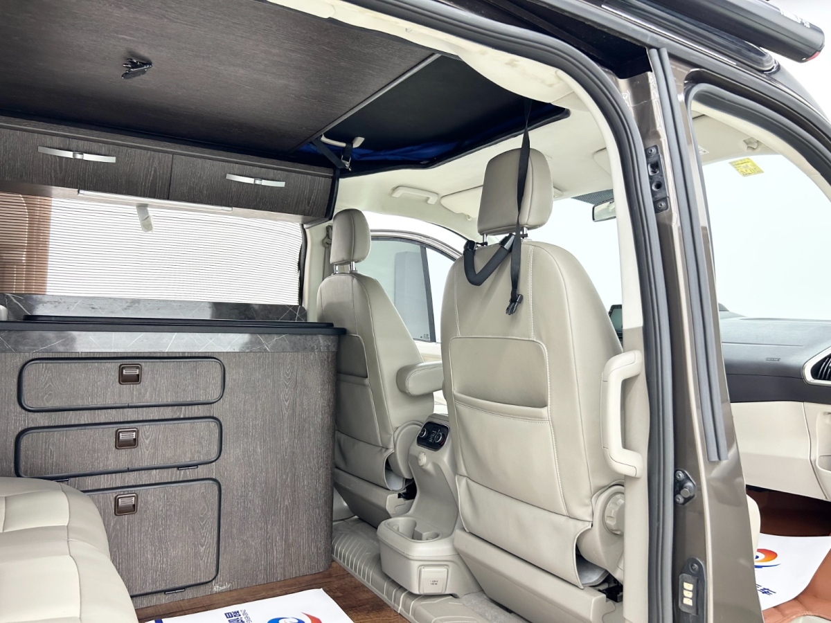 Ford Tourneo 2018 car image #10