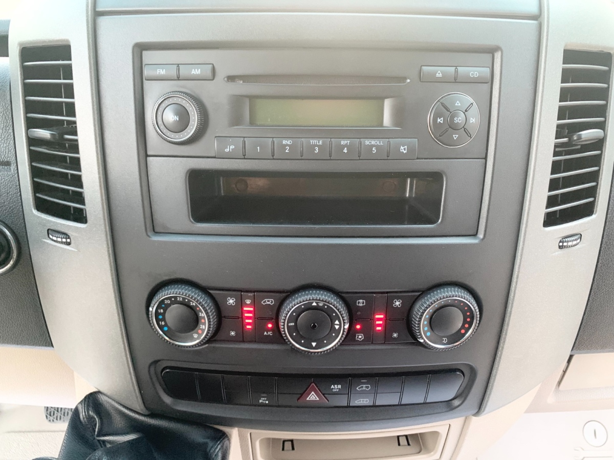 Mercedes-Benz Sprinter 2014 car image #10