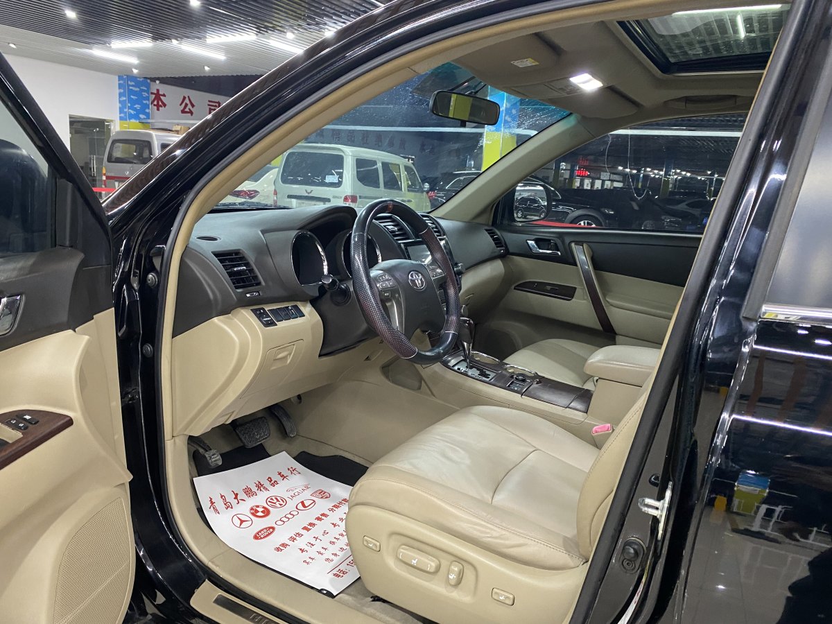 Toyota Highlander (Imported) 2011 car image #10