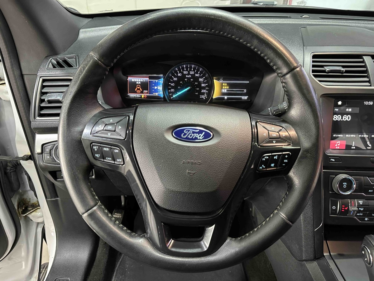 Ford Explorer 2018 #10 Ford Explorer 2018 car image #10