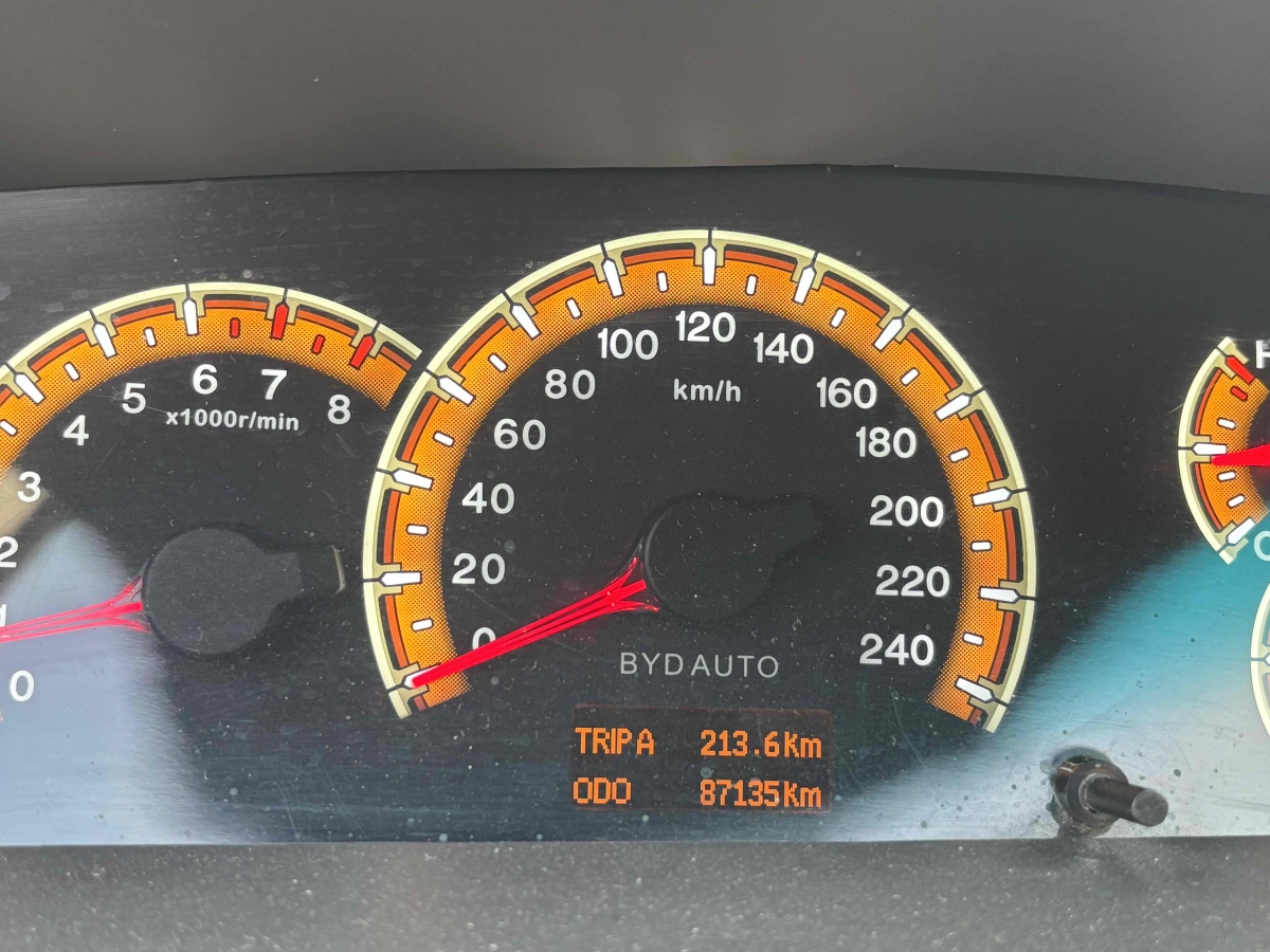 BYD F3 2014 car image #10