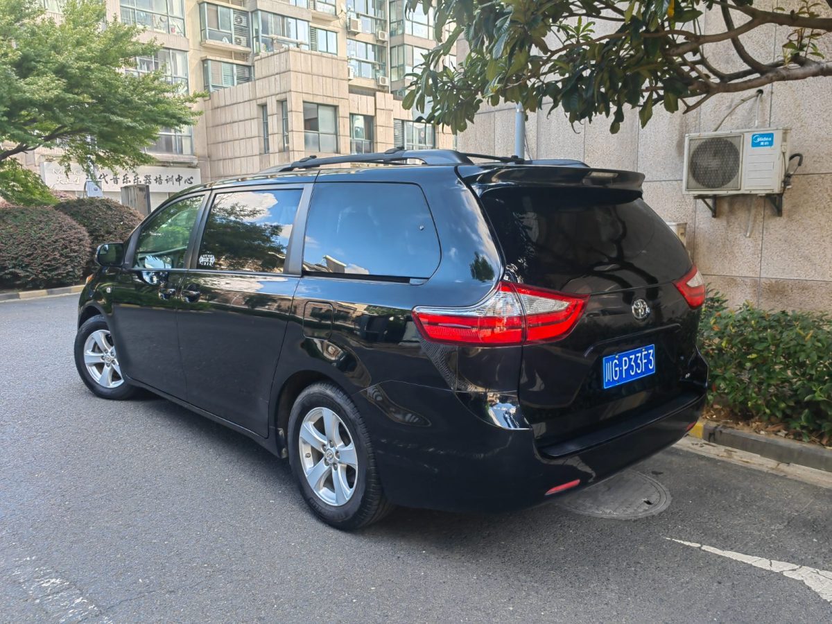 Toyota SIENNA 2015 #10 Toyota SIENNA 2015 car image #10