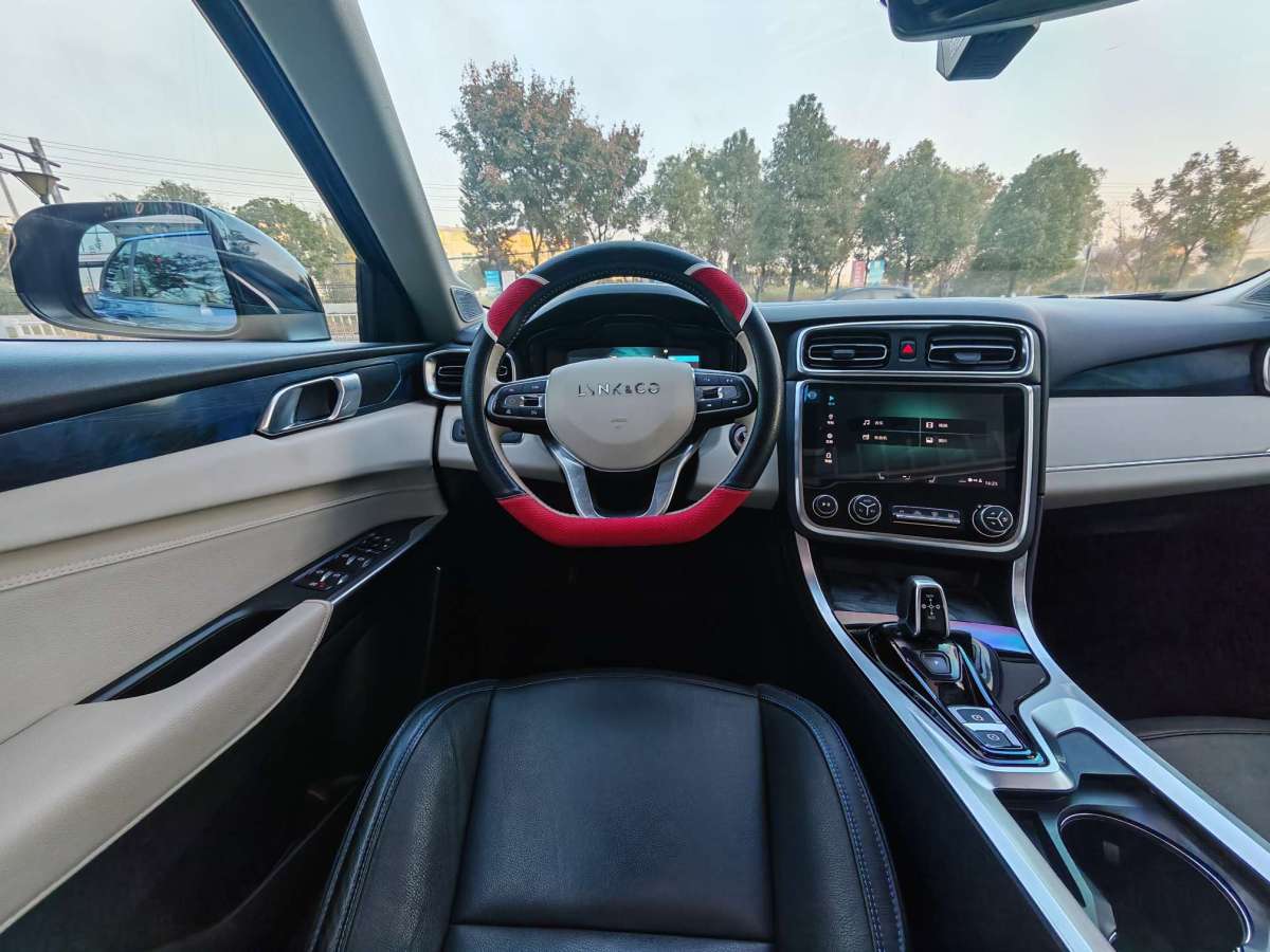 Lynk & Co 01 2019 car image #10