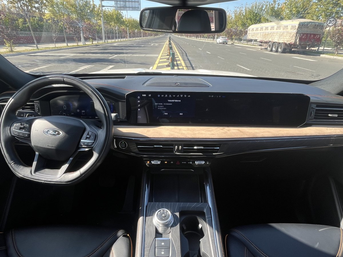 Ford Explorer 2025 immagine di auto #10