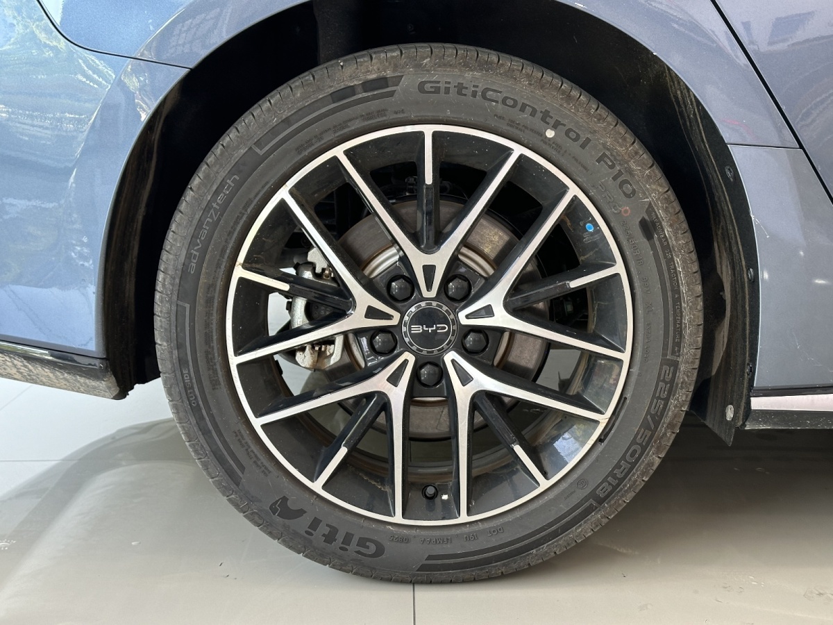 BYD Seal 07 DM-i 2025 car image #10