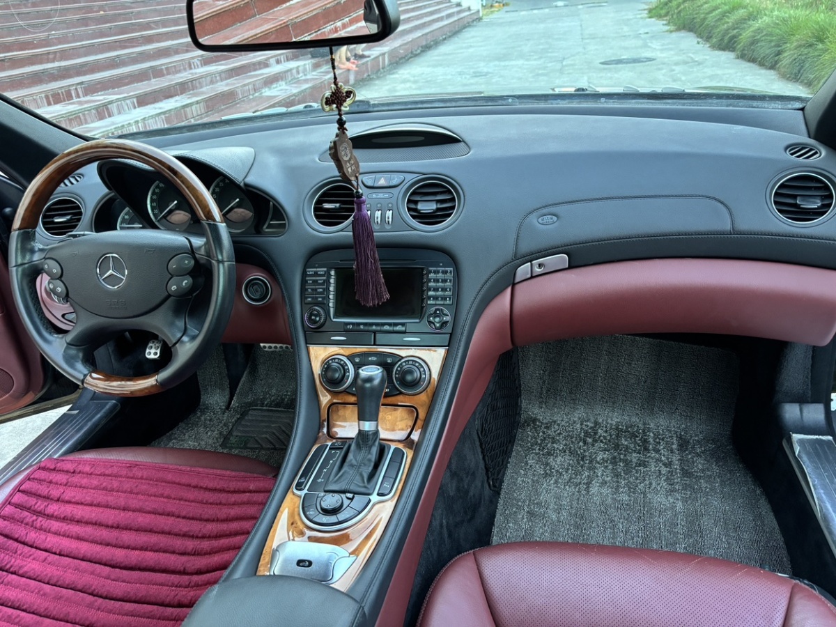 Mercedes-Benz SL Class 2009 car image #10