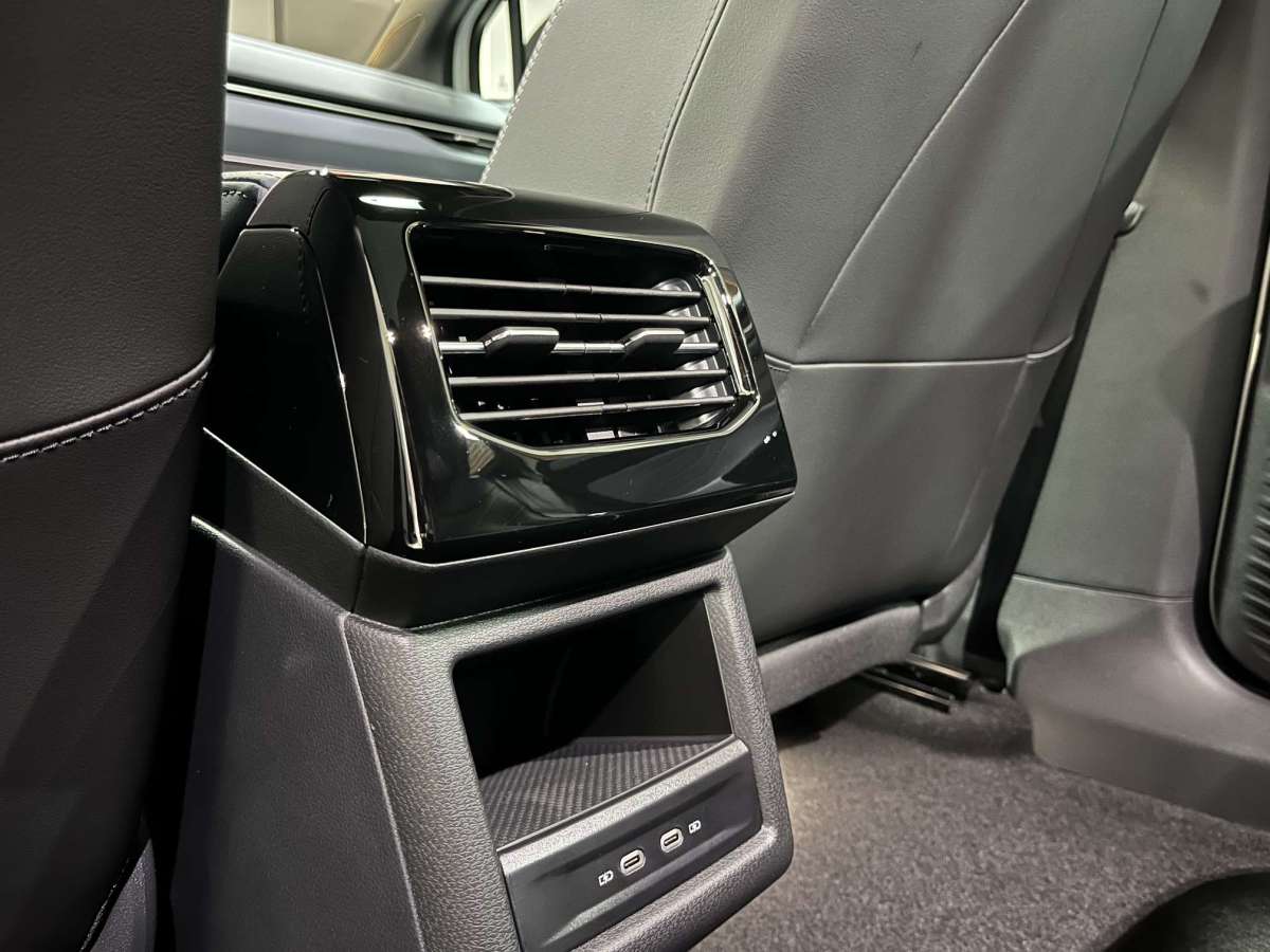 Volkswagen ID.4 X 2025 #10 Volkswagen ID.4 X 2025 immagine di auto #10