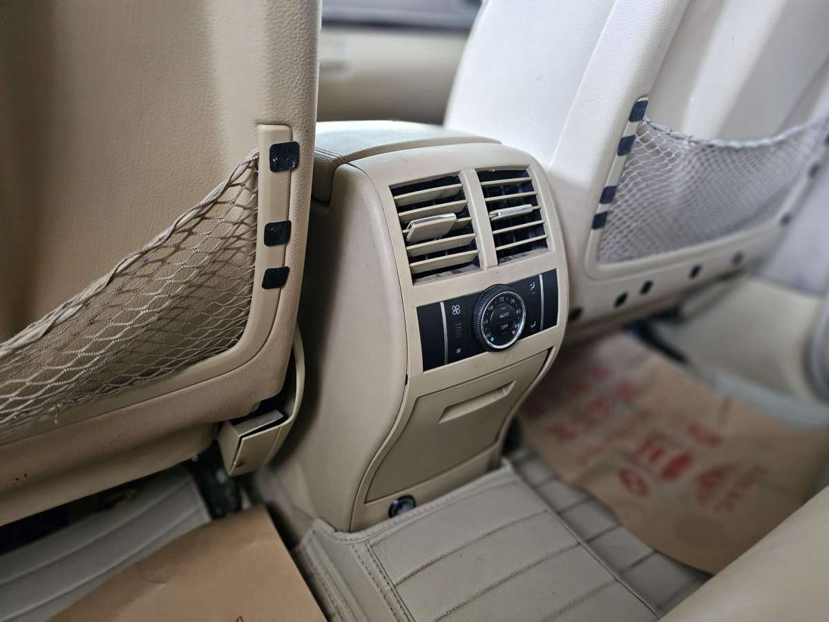 Mercedes-Benz GL Class 2012 car image #10