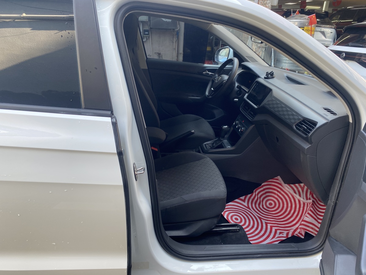 Volkswagen T-Cross 2023 car image #10
