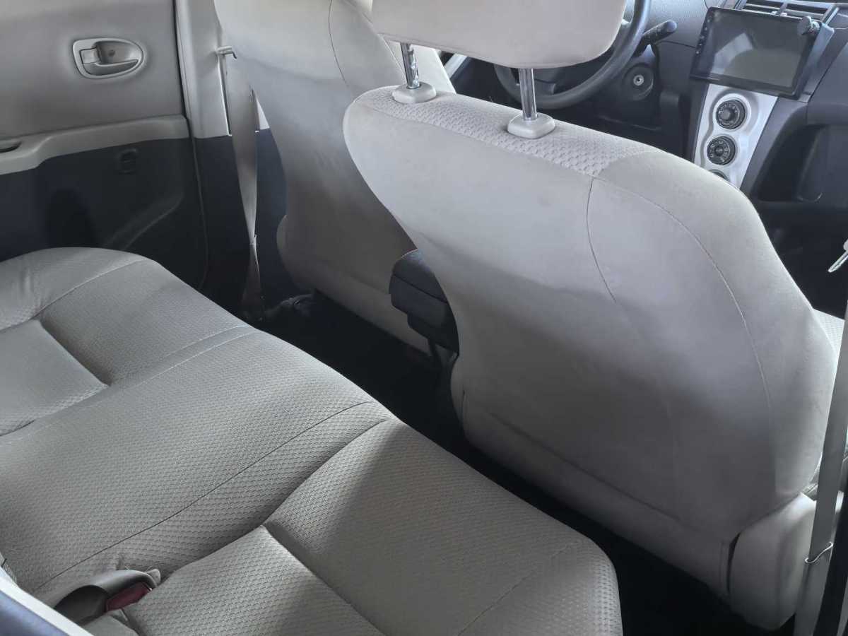 Toyota Yaris 2010 imagem de carro #10