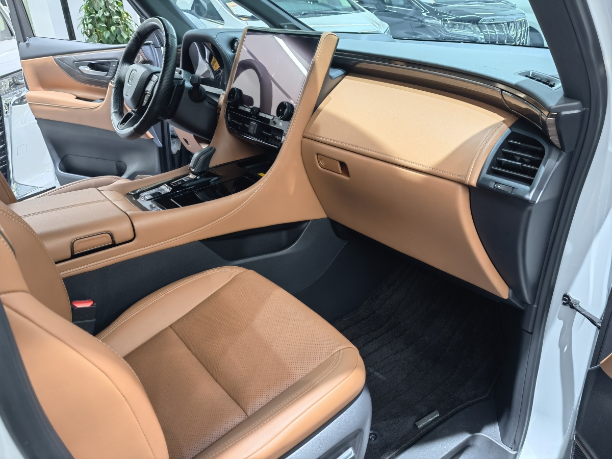 Toyota Vellfire 2024 immagine di auto #10