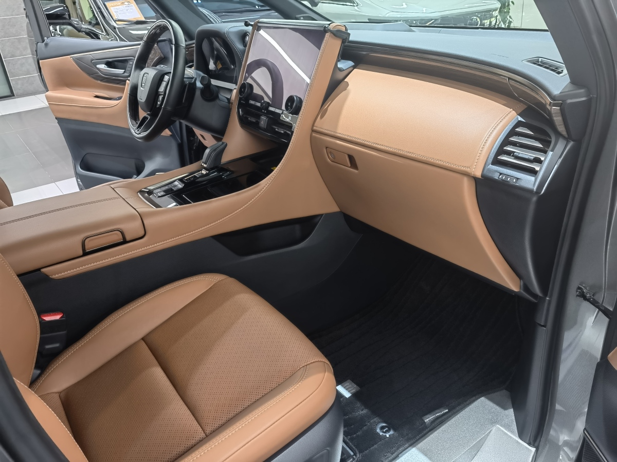 Toyota Vellfire 2024 car image #10