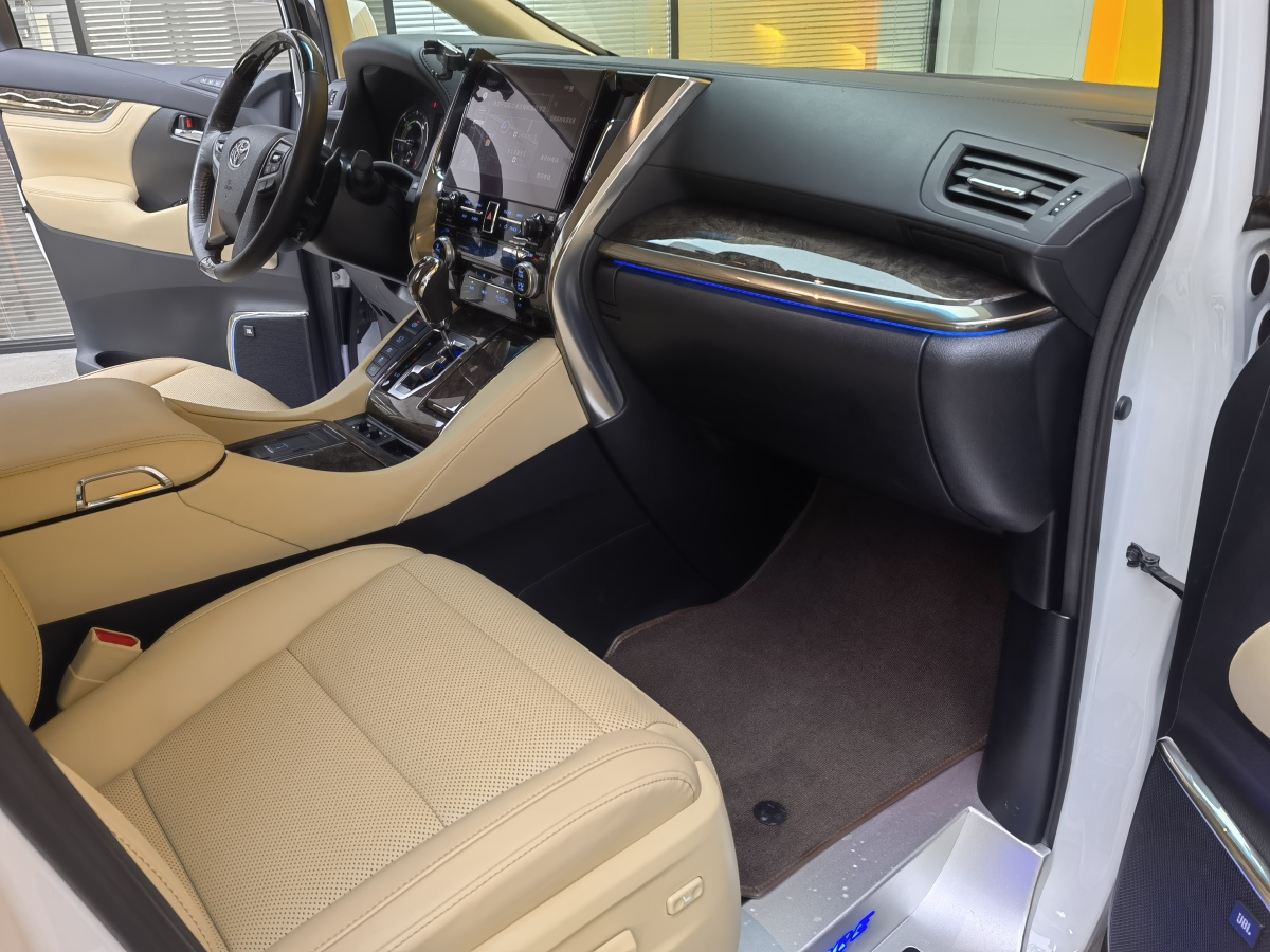 Toyota Vellfire 2023 car image #10