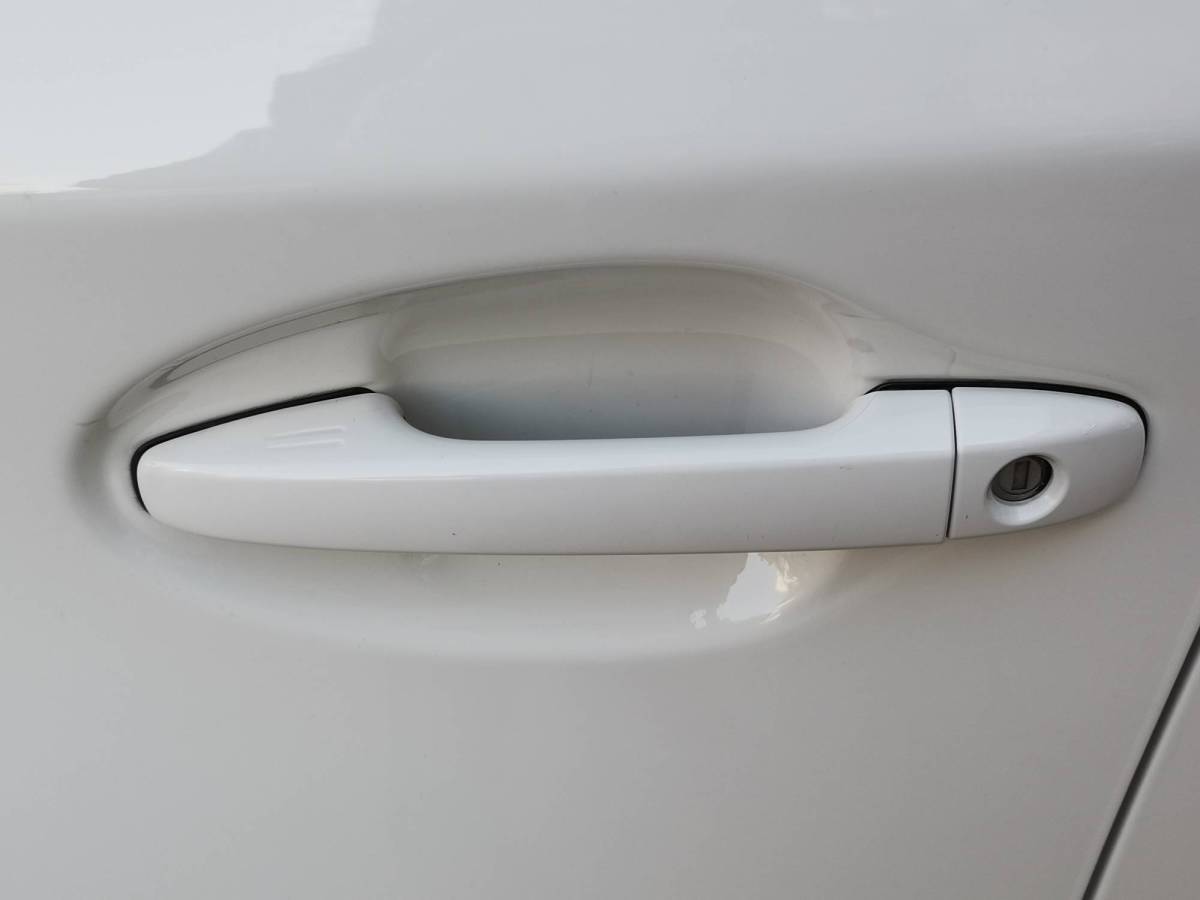 Toyota Prius 2015 car image #10