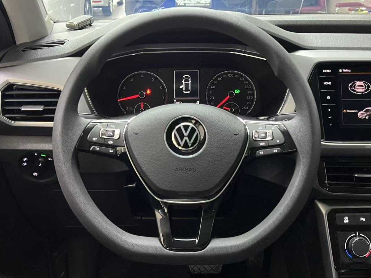 Volkswagen T-Cross 2021 #10 Volkswagen T-Cross 2021 car image #10