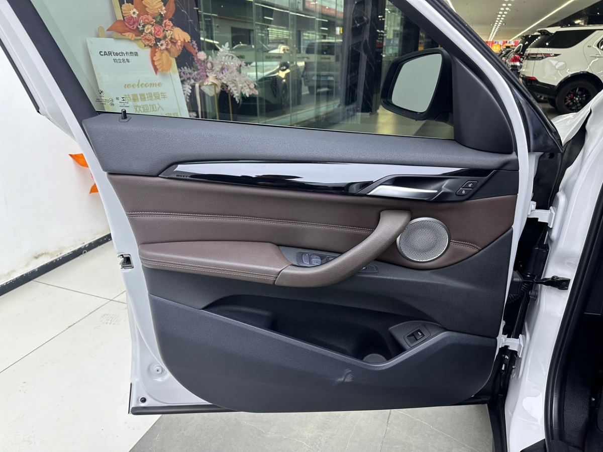 BMW X1 2022 صورة سيارة #10