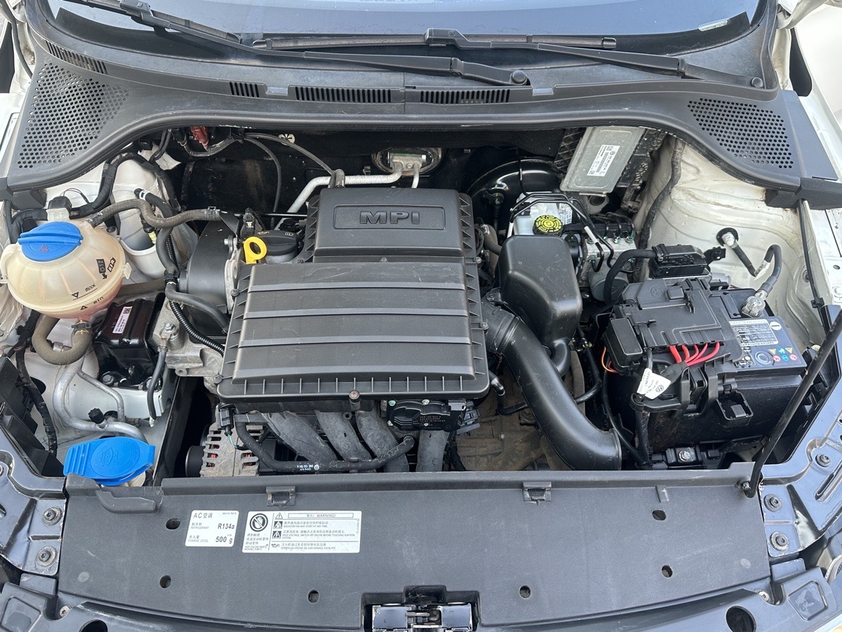 Skoda Rapid 2018 car image #10