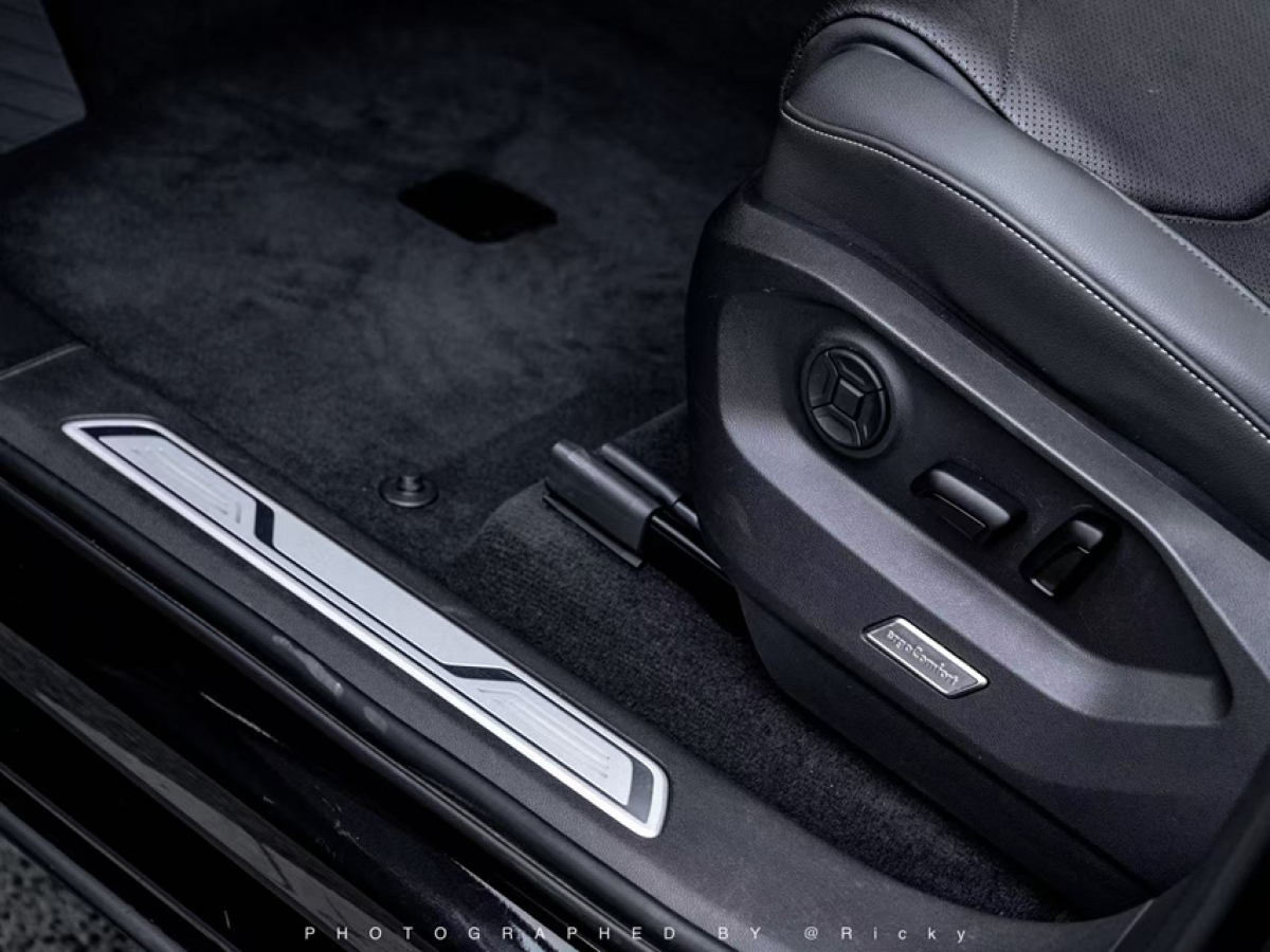 Volkswagen Touareg 2022 car image #10