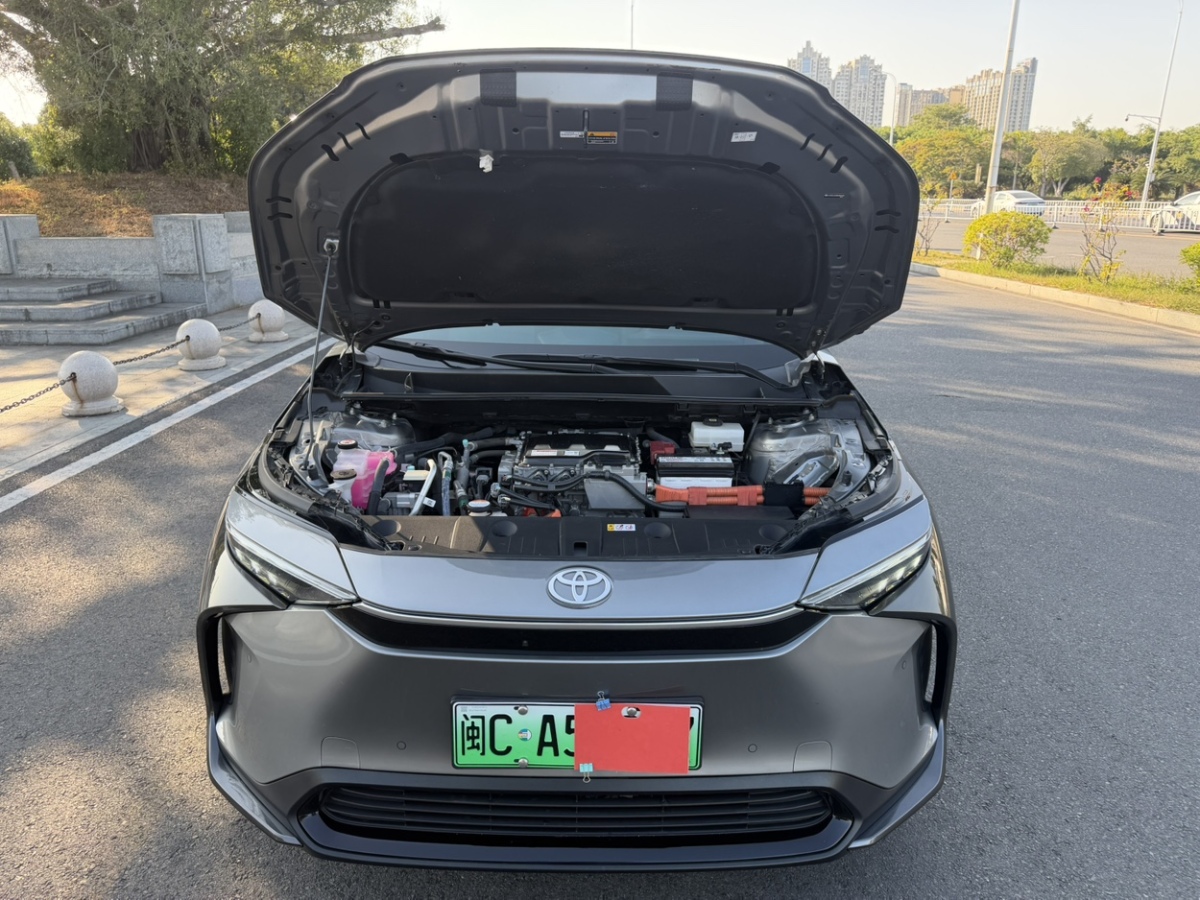 Toyota bZ4X 2022 изображение автомобиля #10