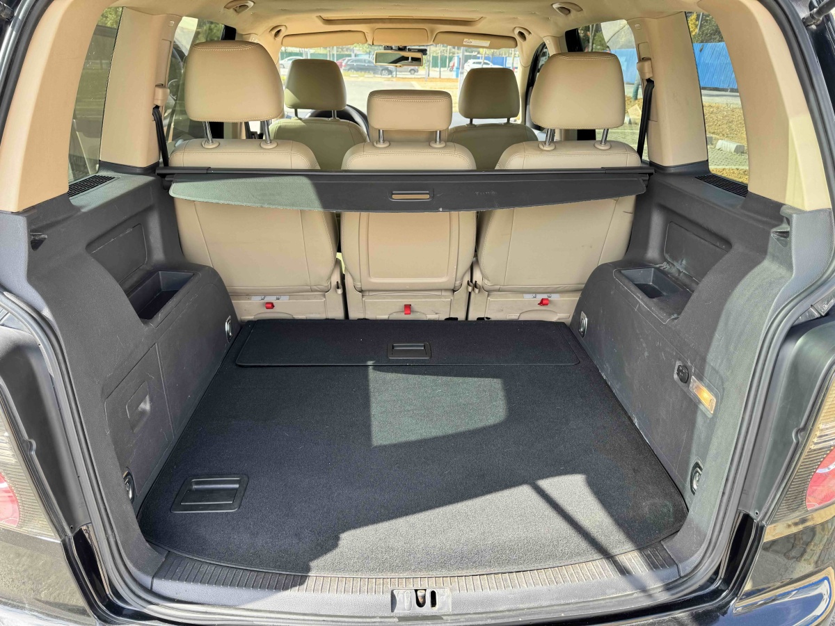 Volkswagen Touran 2015 #10 Volkswagen Touran 2015 car image #10