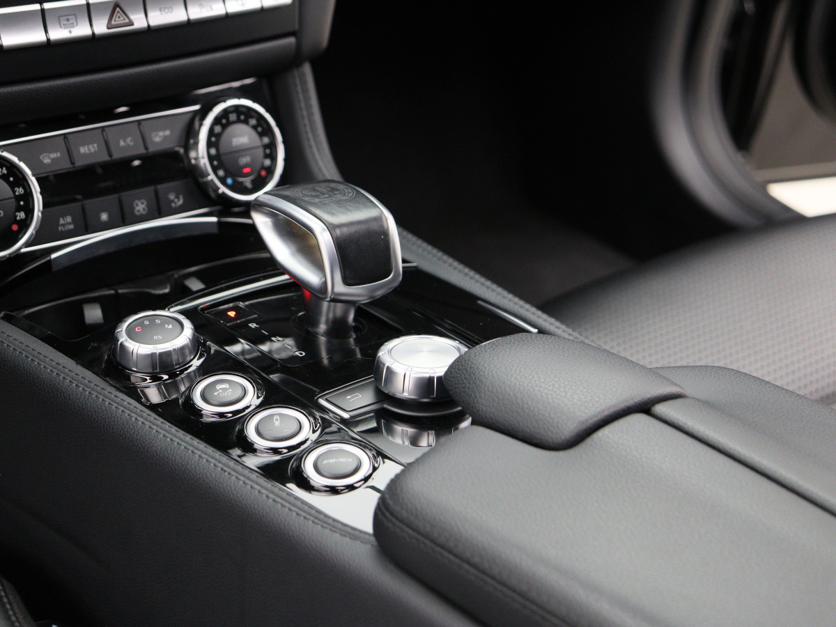 Mercedes-Benz 2012 car image #10