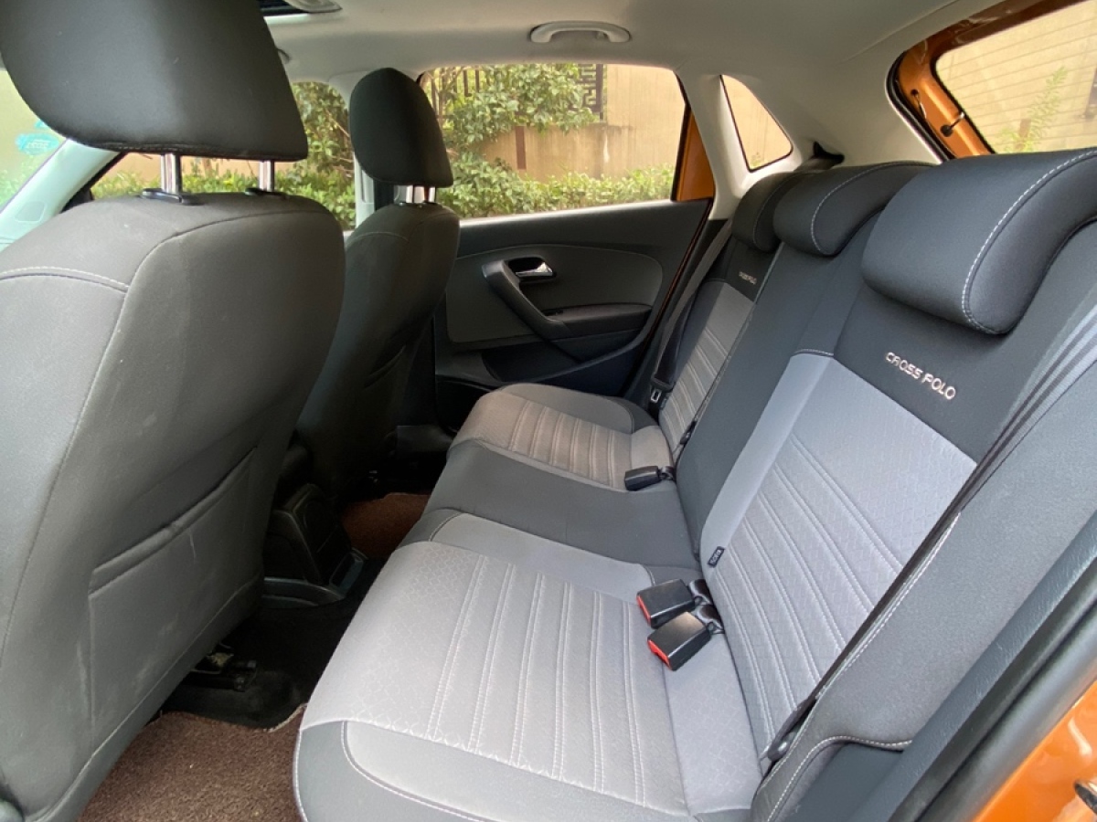Volkswagen Polo 2016 car image #10