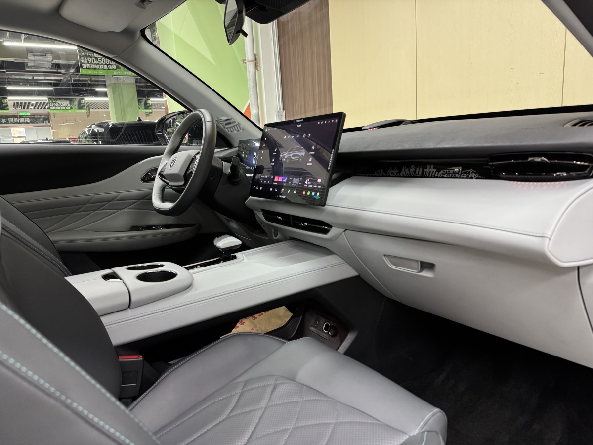 Changan UNI-Z PHEV 2024 #10 Changan UNI-Z PHEV 2024 car image #10