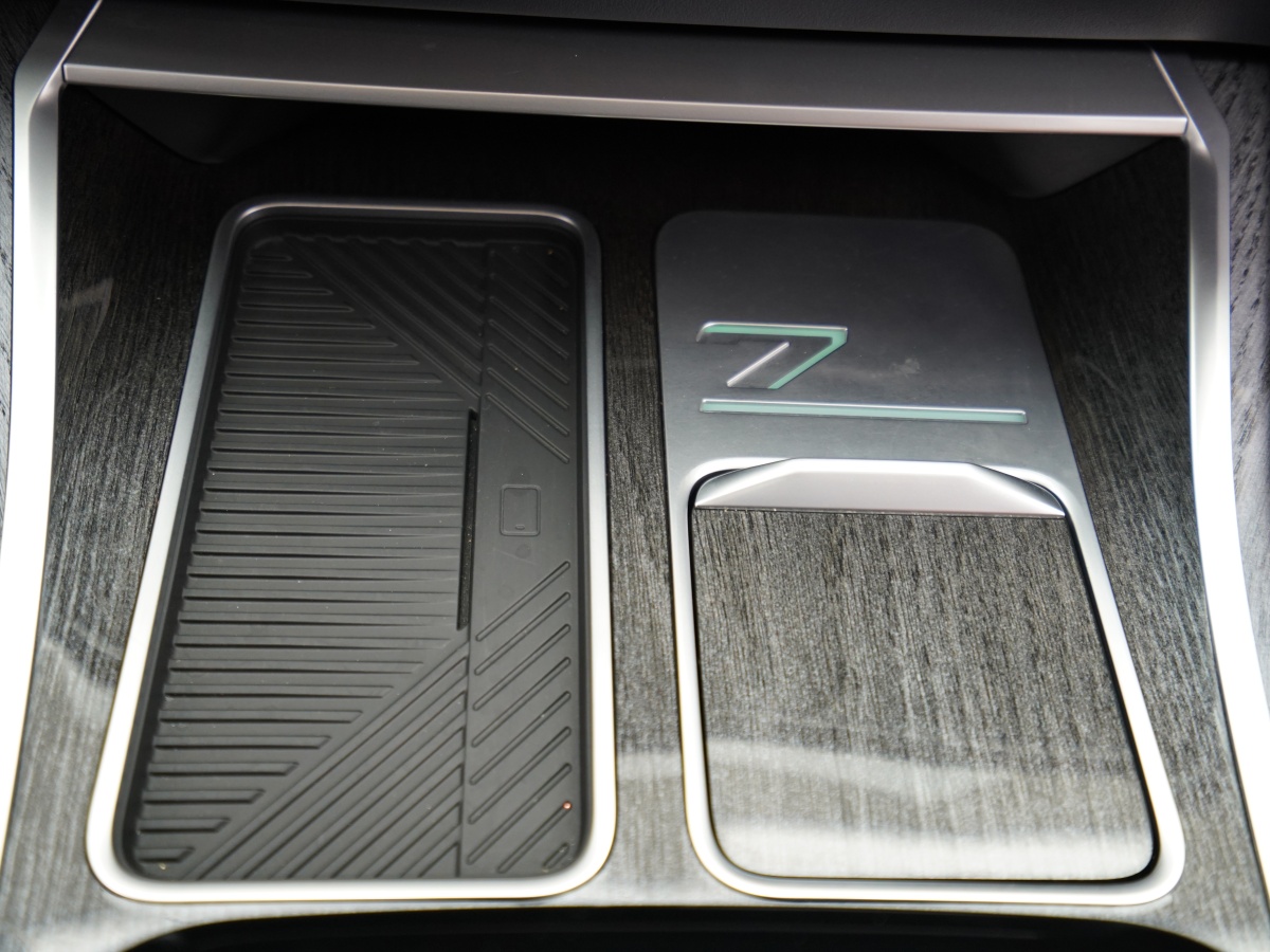 BMW i7 2023 imagen de coche #10