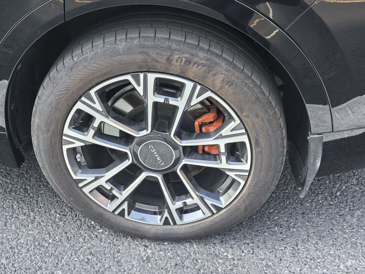 Lynk & Co 900 2025 car image #10