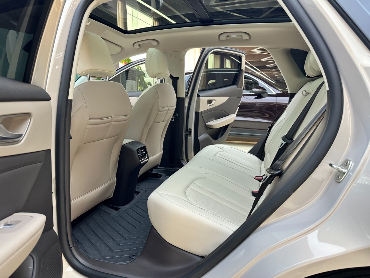 MG ES5 2025 car image #10