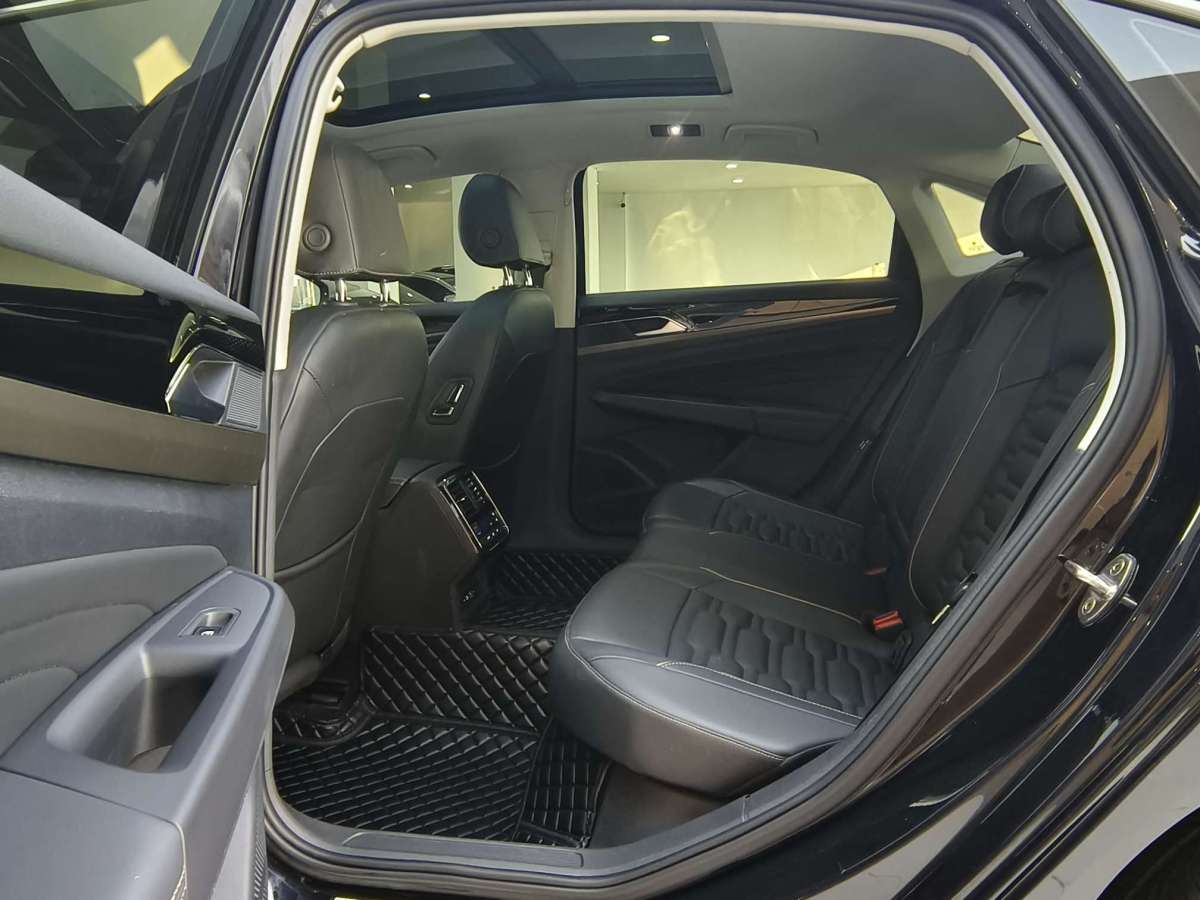Volkswagen Passat 2020 car image #10